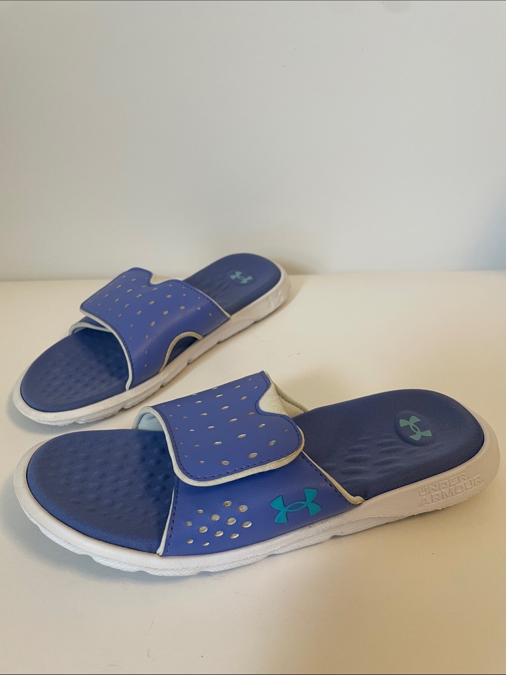 Under Armour Kids Adjustable Slide Sandals Purple White Size 4Y